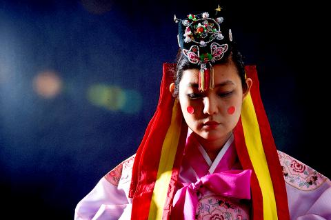 Maria Yool Bride to the departed - Taipei Times