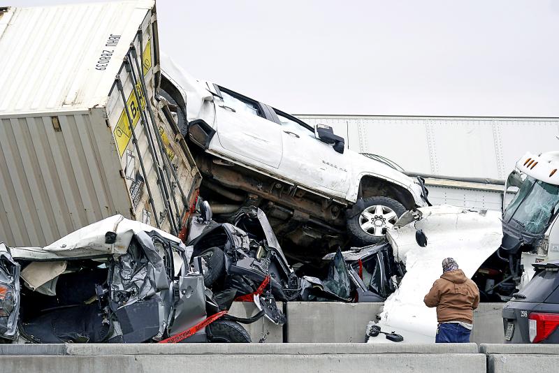 Six killed in 130-vehicle pileup in Texas - Taipei Times