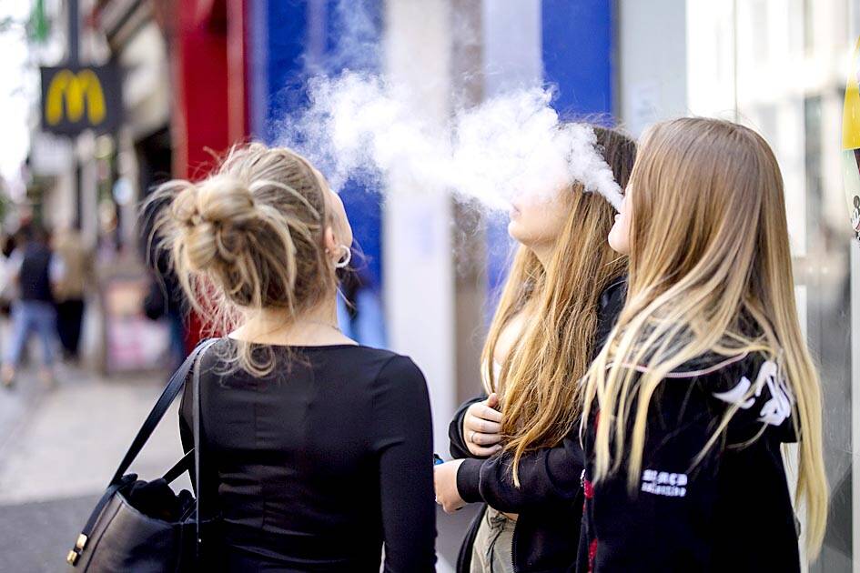 UK doctors urge disposable vape ban