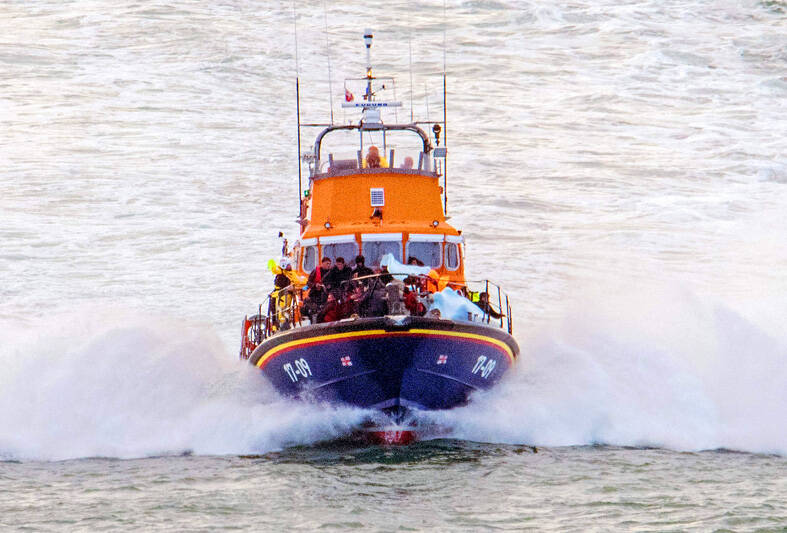 Six dead after boat carrying migrants capsizes in Channel - Taipei Times