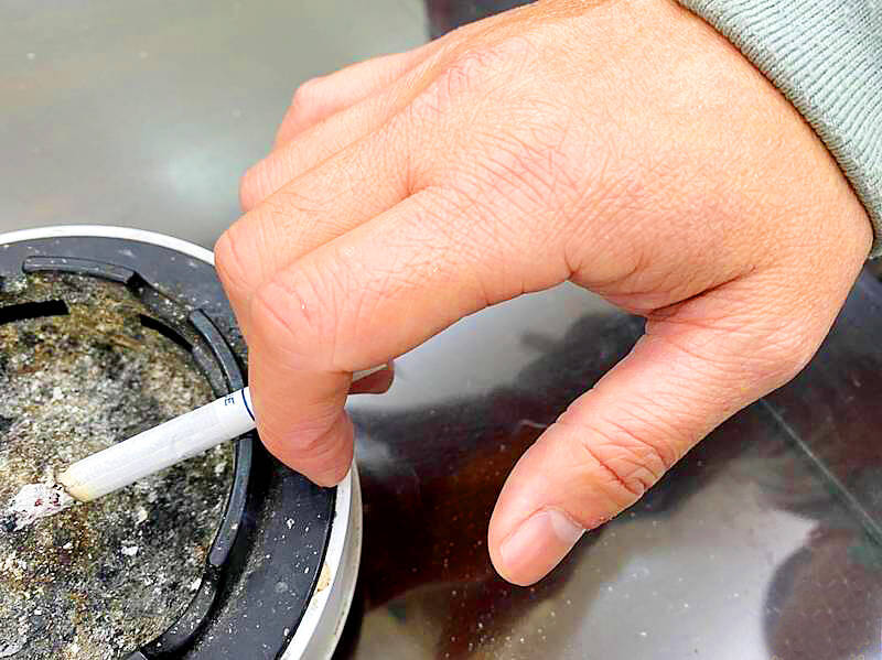 Cities must install cigarette waste bins