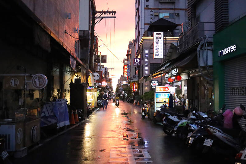 Chiayi city nights - Taipei Times