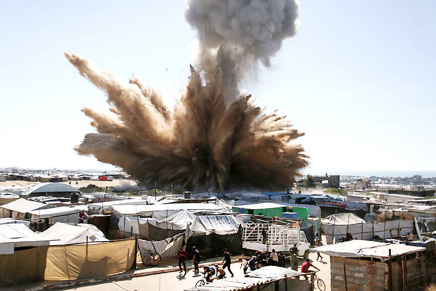 Netanyahu vows to keep fighting as Israeli strikes kill more than 90 ...