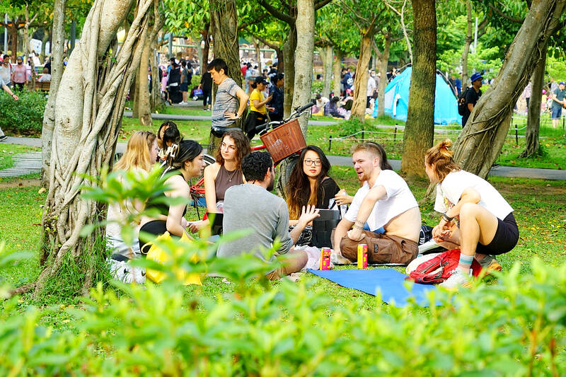 Foreigners rank Taipei as best city on transportation ease, job opportunities
