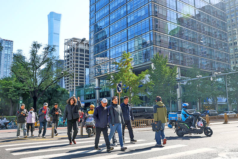 China economy slows to 4.8% amid slack demand