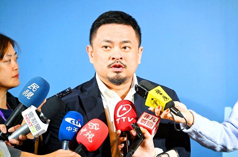 Groups say minister stalling on labor reforms