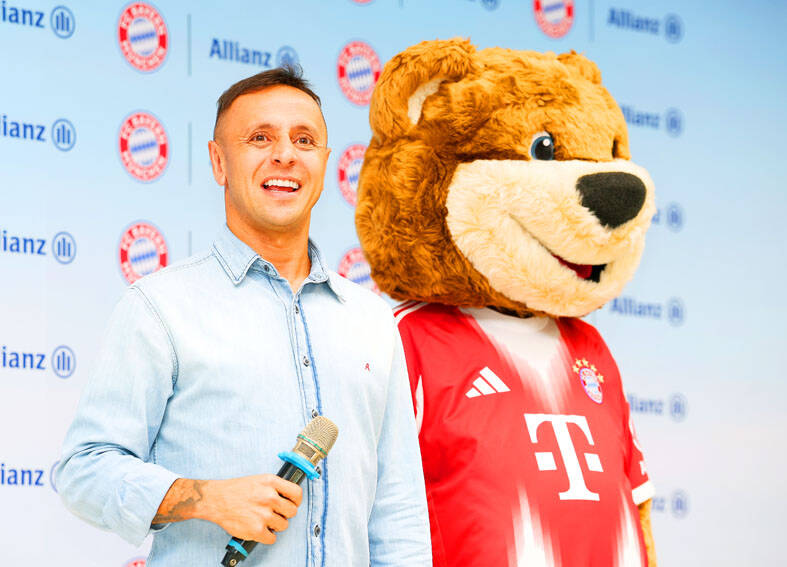 Ex-Bayern player Rafinha meets fans in Taipei