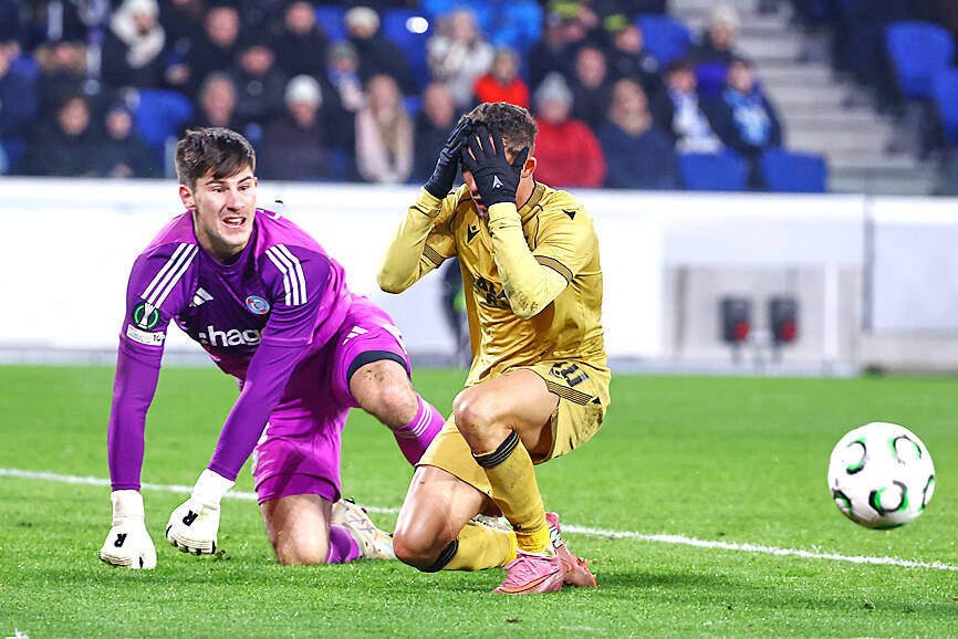 Strasbourg rally to down Palace, remain unbeaten