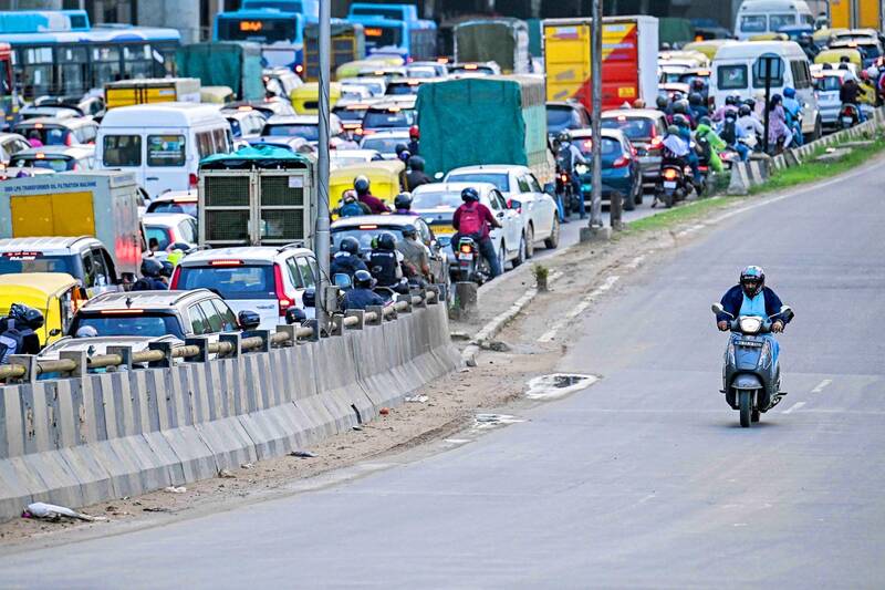 High-flying tech firms hit potholes in India’s Bengaluru