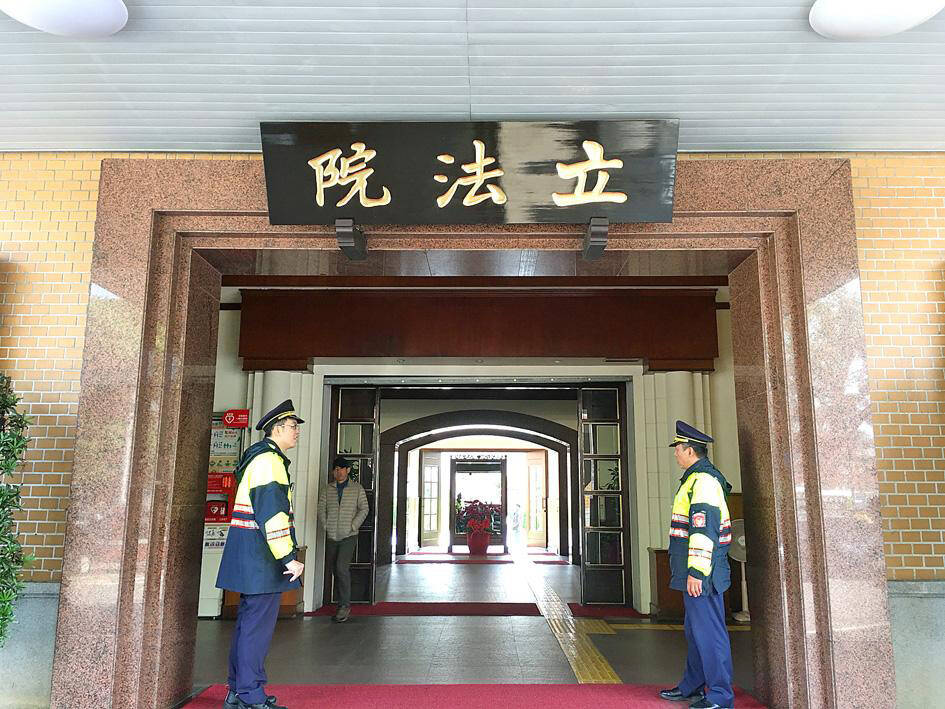 DPP proposes changes to anti-spying laws