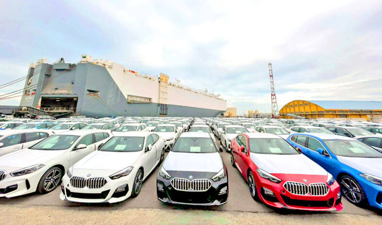 New car sales grow for third consecutive month