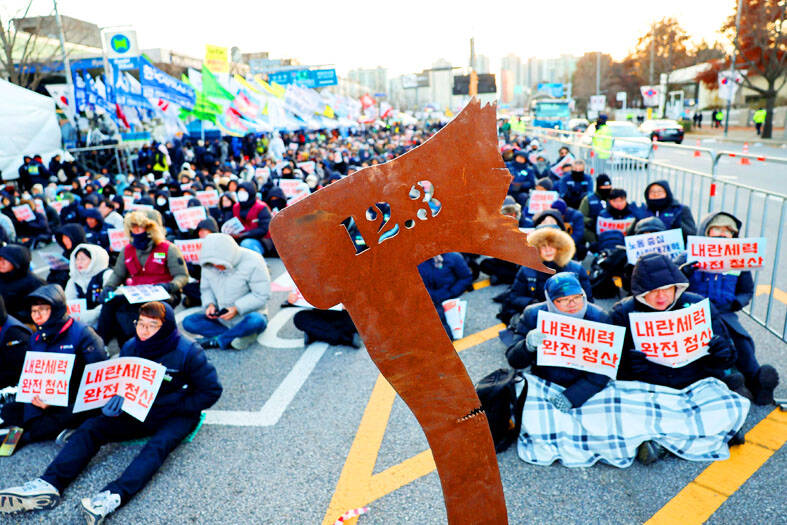 SK President Lee weighs apology to North