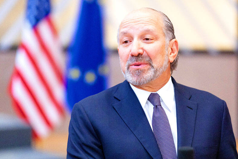 US expecting big Taiwan investment