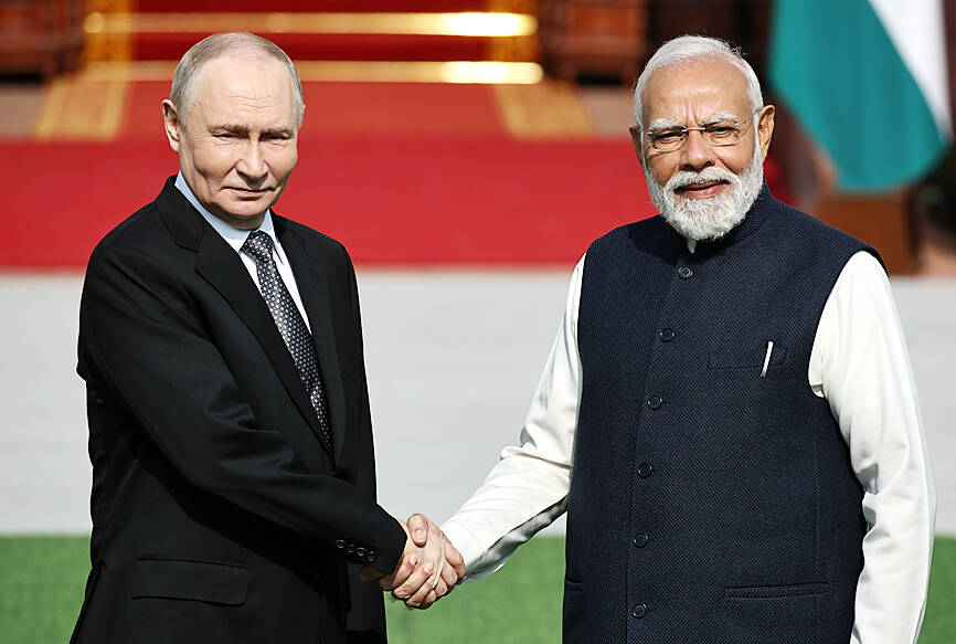 Putin, Modi announce deeper ties amid US pressure