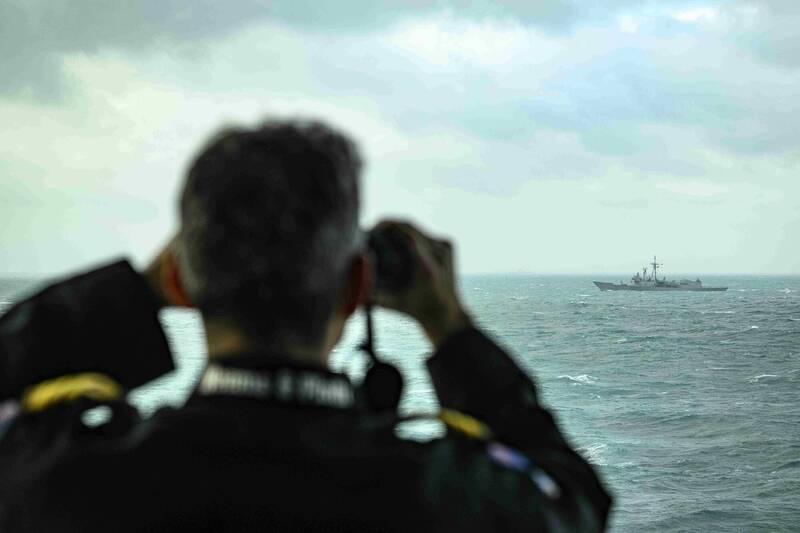 New Zealand navy encounters Taiwan warship during Strait transit