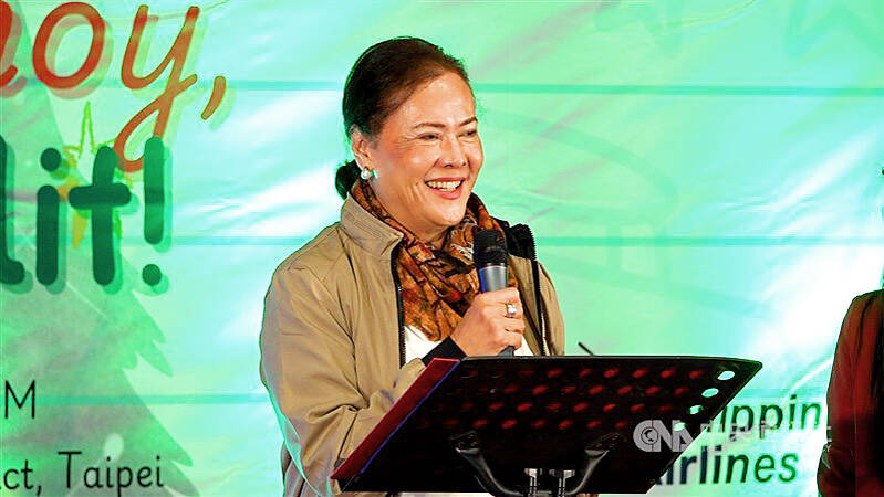 1,500 Filipinos gather for MECO Christmas event