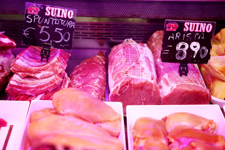 China to impose anti-dumping duties on EU pork