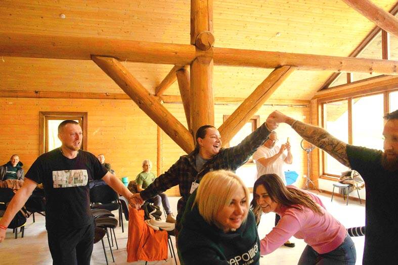 Ukraine medics seek peace in mountains