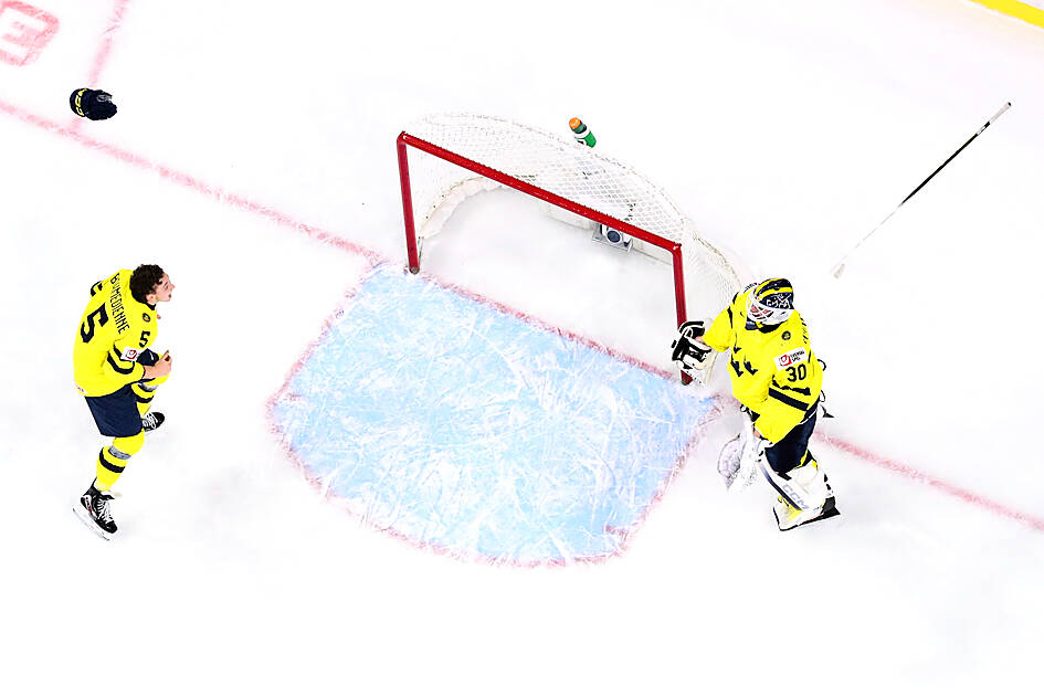 Sweden beat Czech Republic 4-2 to win junior hockey title