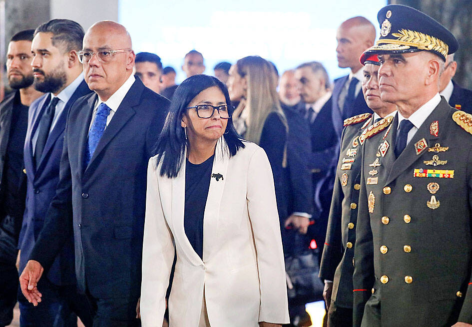 Venezuela says it launched talks with US to restore ties