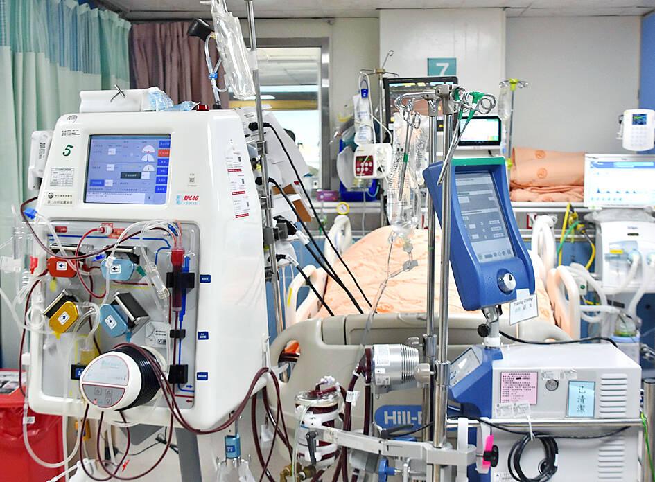 Hospital suspends doctors after video shows vendor taking part in surgery