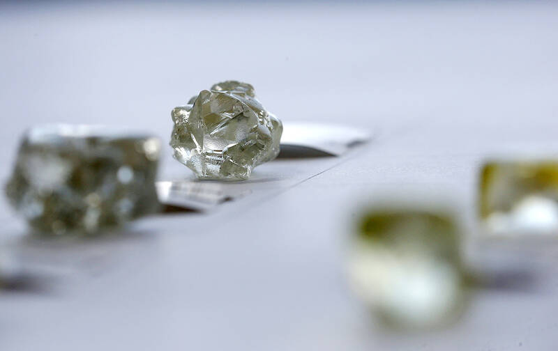 Japan, US plan to build synthetic diamond plant