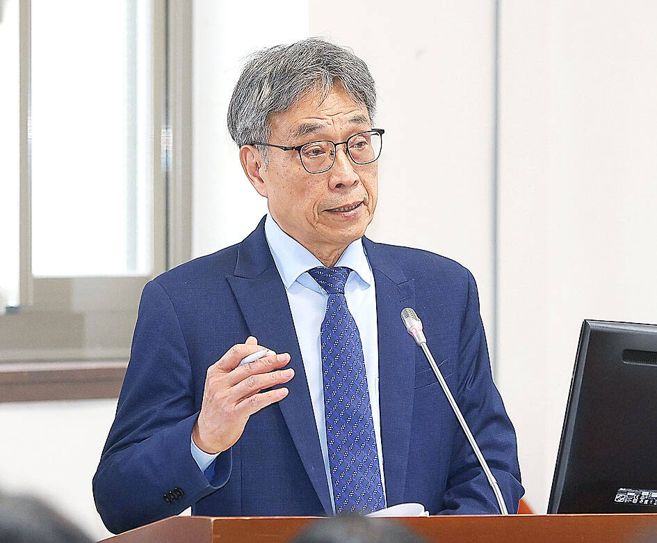 Minister urges consensus on stray animals