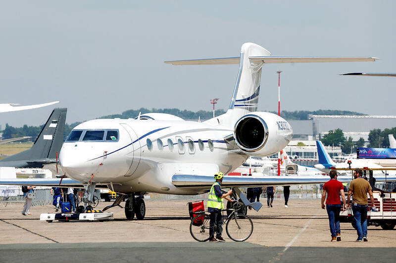 Trump threatens Canada with 50% tariff on airplanes