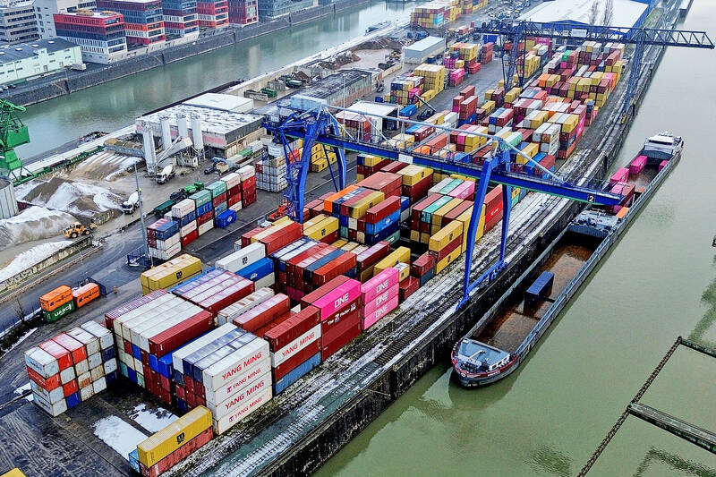 Eurozone economy beats estimates as Q4 GDP rises 0.3%