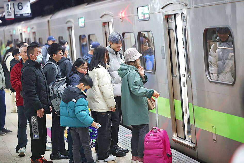 Taiwan Railway adds 64 more trains over Lunar New Year