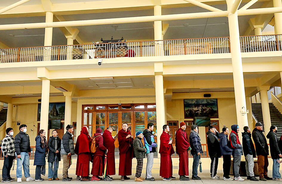 Exiled Tibetans vote to choose leadership