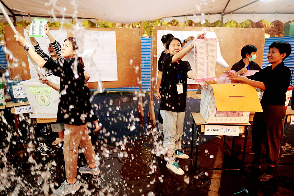 Thai ruling party tops general election