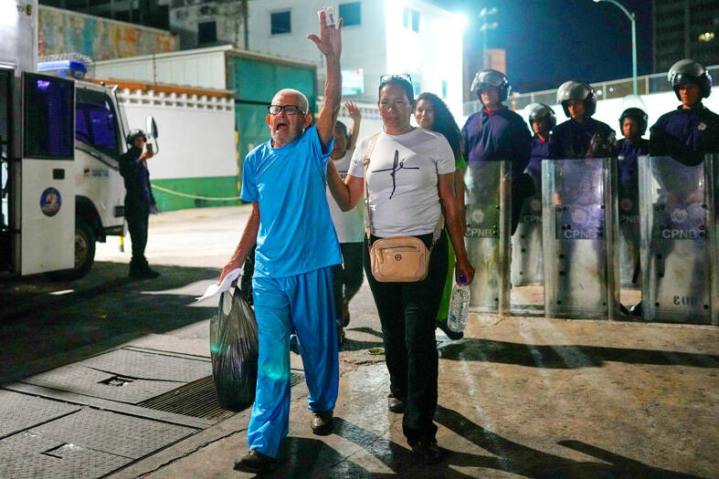 Venezuela releases prisoners ahead of amnesty legislation