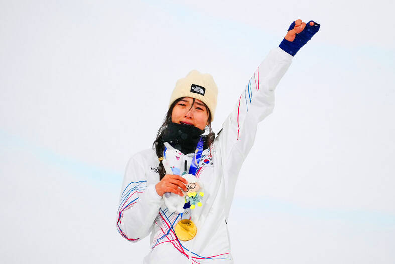 Snowboarding monk in spotlight after S Korea’s triumph