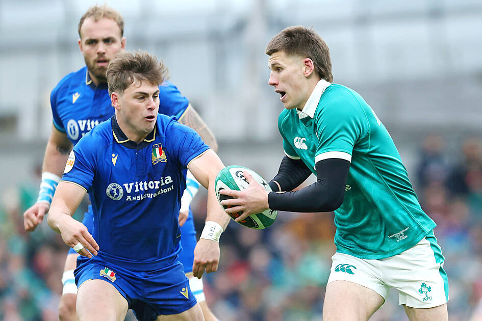 Ireland’s flyhalf debate no closer to a resolution