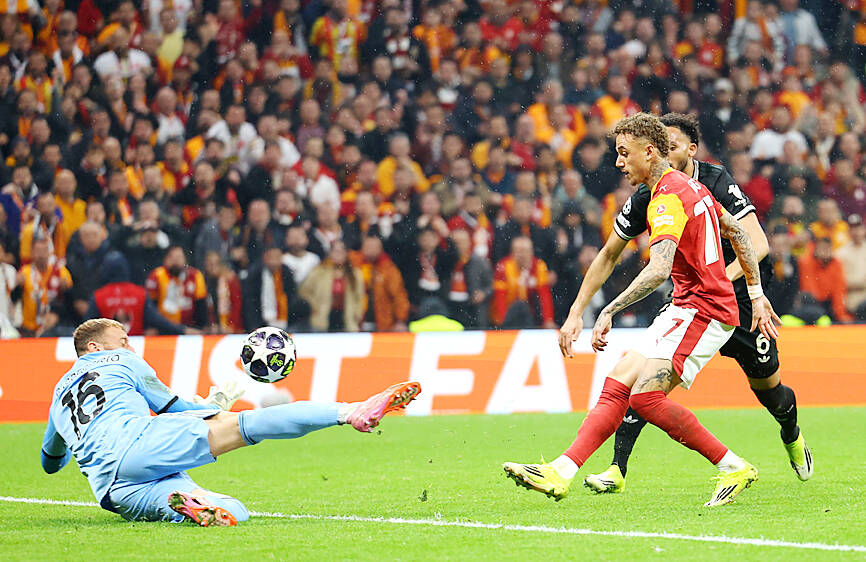 Galatasaray rout 10-man Juventus 5-2 in Istanbul
