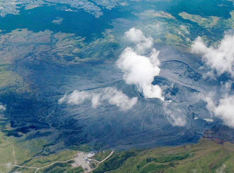 Bodies of Taiwan tourists at Japan volcano located