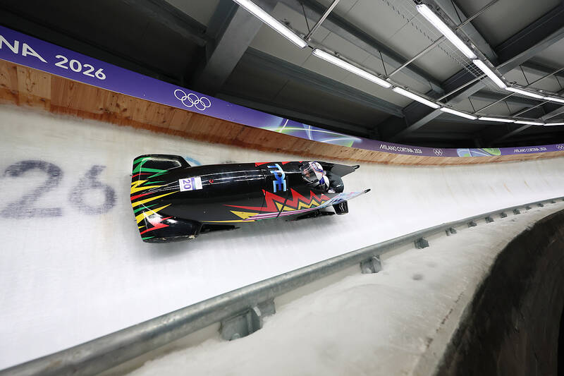 German-US rivalry dominates bobsleigh