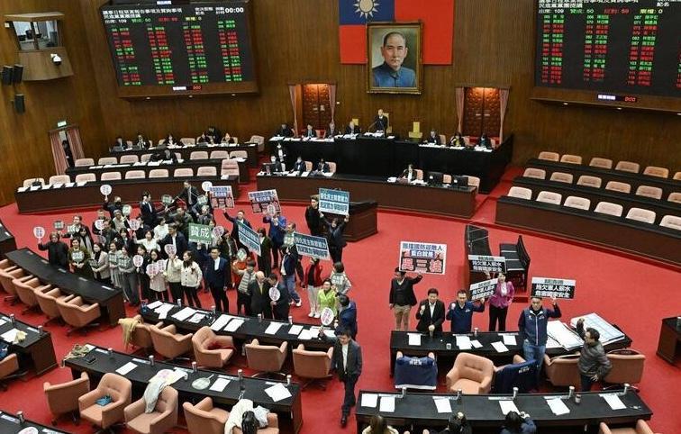 Legislature to review special defense budget next week