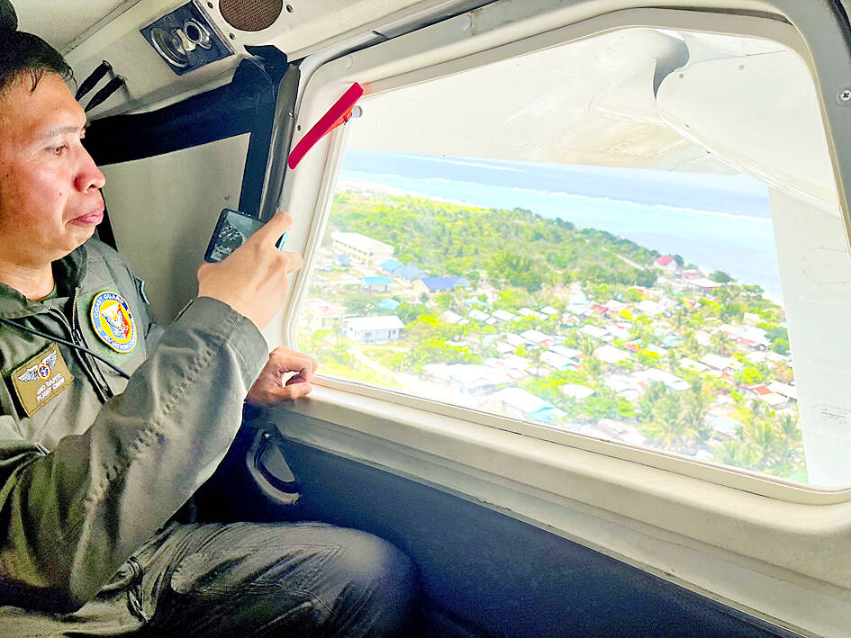 Philippine officials visit disputed Thitu Island