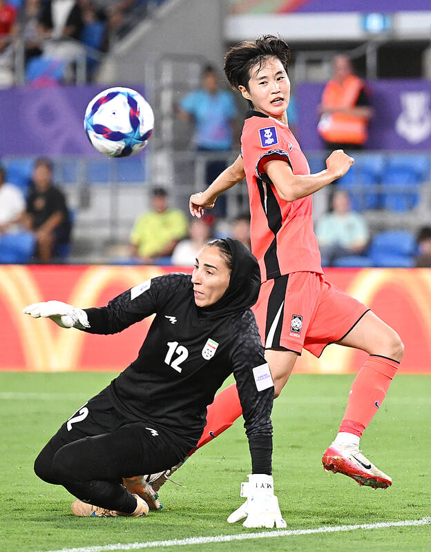 Australian player salutes Iran’s women’s team