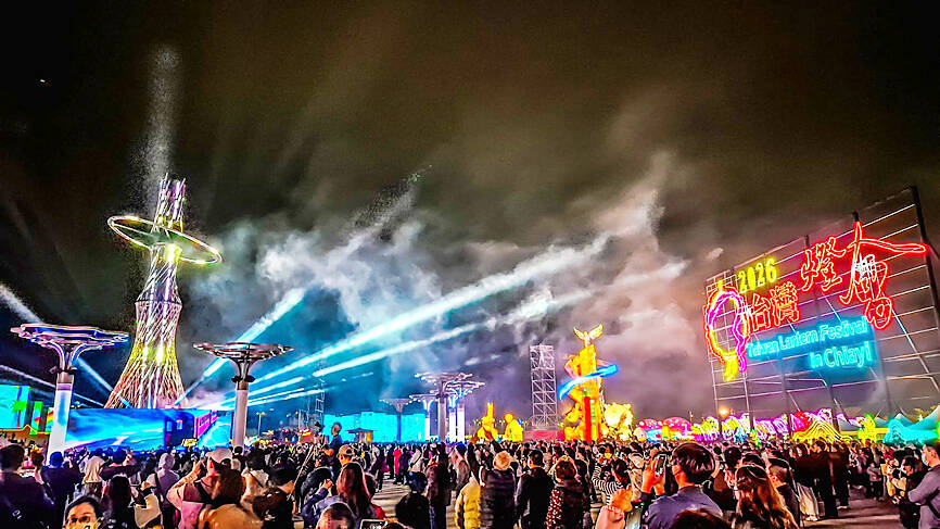 Two million attend lantern festival on its first weekend