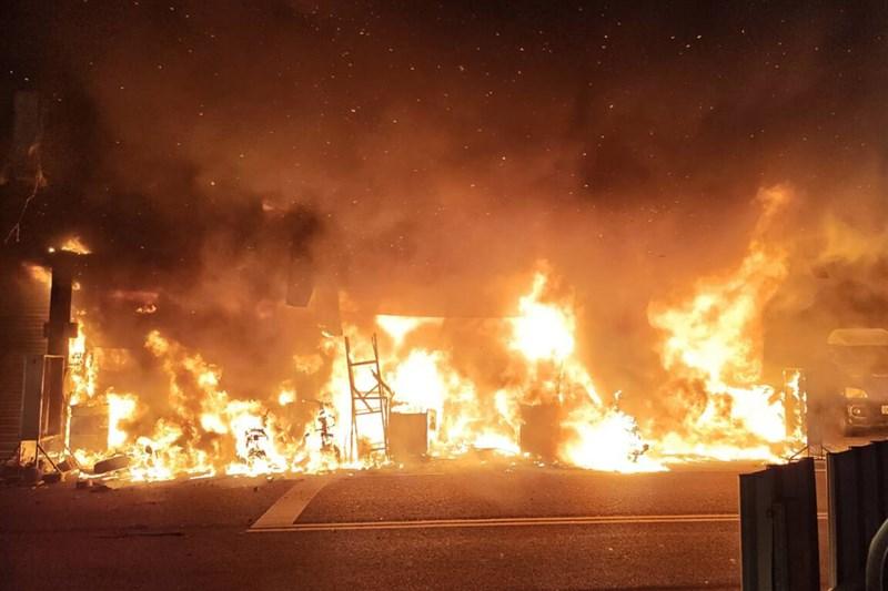 Two found dead after fire in Tainan