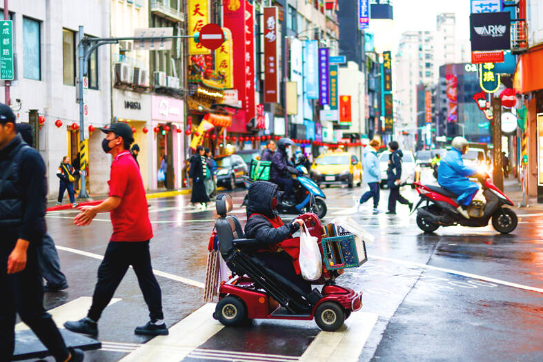 Traffic deaths fell 3.1% last year, but missed 7% target