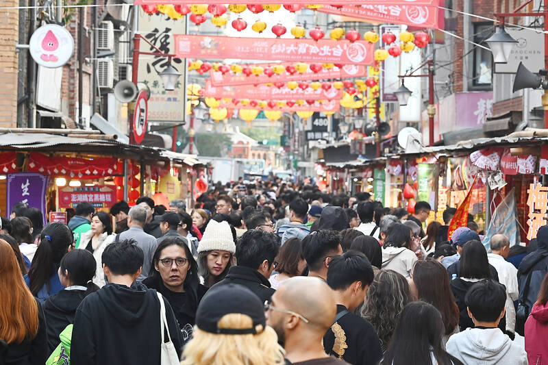 Retail, food and beverage sales rise to record high levels in the first two months