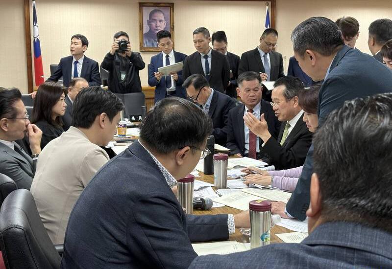 Lawmakers fail to agree on most defense budget provisions