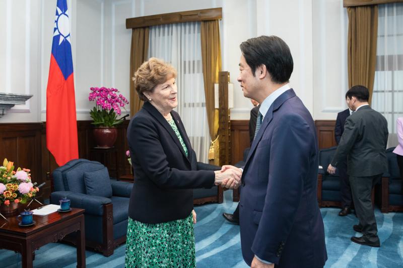 US Senate delegation urges passage of defense budget