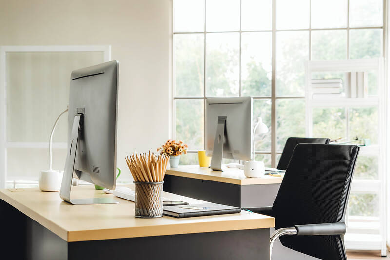 BOOKMAN BILINGUAL 雙語書林 Chinglish or Natural English? 中式英語或道地英語？