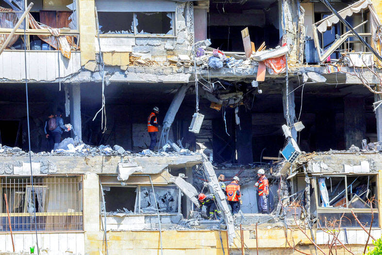 Trump issues new threat to civilian infrastructure in Iran