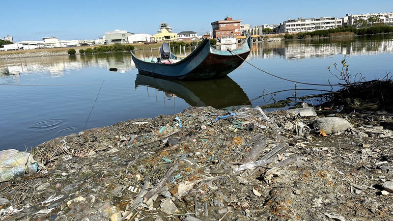 Don’t let your gadgets gather dust: The hidden value of e-waste recycling 別讓舊3C躺抽屜：電子廢棄物回收的價值